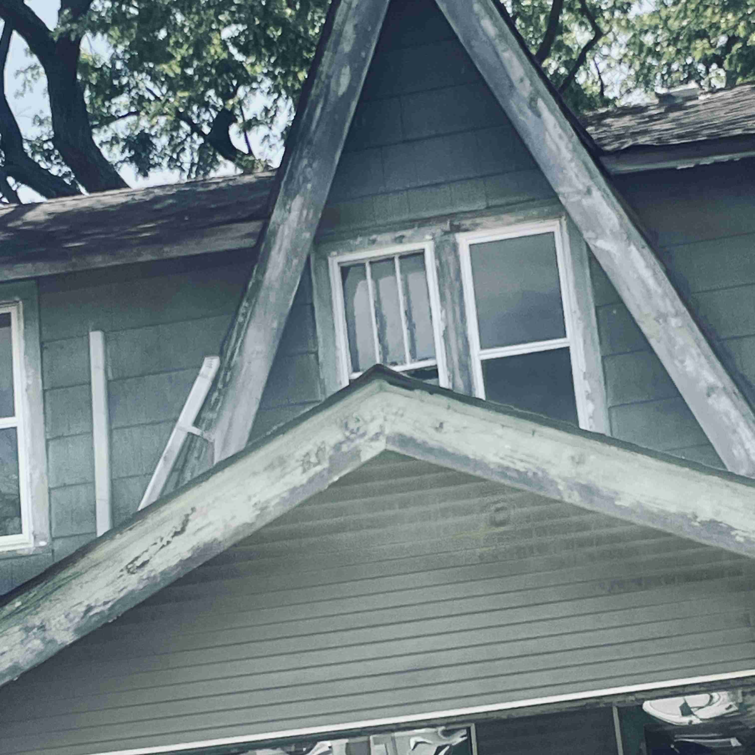 2537 Fullerton (4).jpg